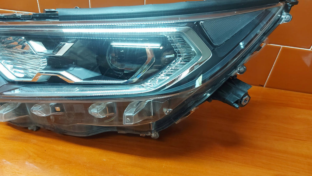 Frontscheinwerfer Toyota V 81185-42A33 LED Ein Stück (Rechts oder Links)