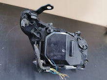 Laden Sie das Bild in den Galerie-Viewer, Frontscheinwerfer BMW E60 E61 Xenon Links Scheinwerfer Headlight SCH2057283793om