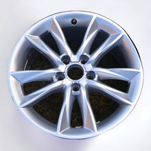 Laden Sie das Bild in den Galerie-Viewer, 1x Alufelge 17 Zoll 7.5&quot; 5x112 8VD601025C Vw Rim Wheel