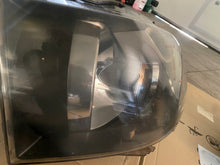 Laden Sie das Bild in den Galerie-Viewer, Frontscheinwerfer VW T5 7E1941016D Ein Stück (Rechts oder Links) Headlight