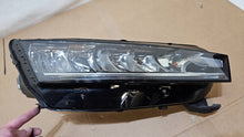 Laden Sie das Bild in den Galerie-Viewer, Frontscheinwerfer Skoda Octavia IV 5E4941016 LE18A6418KOD 85122000 Rechts SCH4212188925br