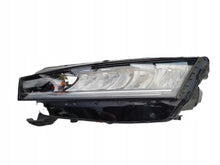 Laden Sie das Bild in den Galerie-Viewer, Frontscheinwerfer Skoda Octavia IV 5E4941015 Links Scheinwerfer Headlight SCH3702129373id