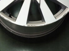 Laden Sie das Bild in den Galerie-Viewer, 1x Alufelge 17 Zoll 7.5&quot; 5x112 43ET Glanz Silber 8V0601025 Audi Rim Wheel