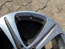 Laden Sie das Bild in den Galerie-Viewer, 1x Alufelge 18 Zoll 8.0&quot; 5x112 43ET Glanz A2134011400 Mercedes-Benz W213