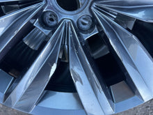 Laden Sie das Bild in den Galerie-Viewer, 1x Alufelge 18 Zoll 8.0" 5x112 Glanz 3G8601025R VW I Rim Wheel FEL3858058005jf