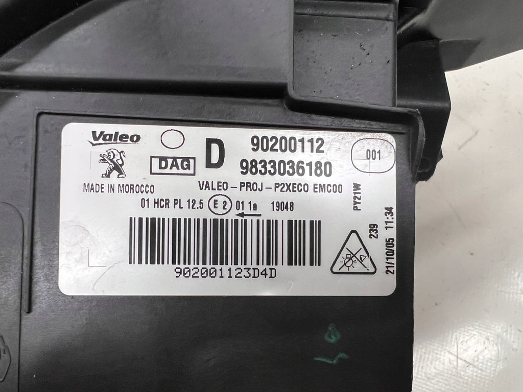 Frontscheinwerfer Peugeot 2008 208 II 9833036180 LED Rechts Headlight