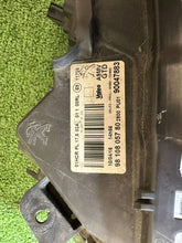 Laden Sie das Bild in den Galerie-Viewer, Frontscheinwerfer Peugeot 208 I 90047883 LED Links Scheinwerfer Headlight SCH3515007646cb
