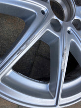 Load image into Gallery viewer, 1x Alufelge 16 Zoll 6.5" 5x112 44ET Glanz Silber A1774011100 Mercedes-Benz FEL3925162013go