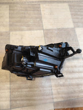 Laden Sie das Bild in den Galerie-Viewer, Frontscheinwerfer Skoda Kamiq 658941015B LED Links Scheinwerfer Headlight SCH4360116067hj