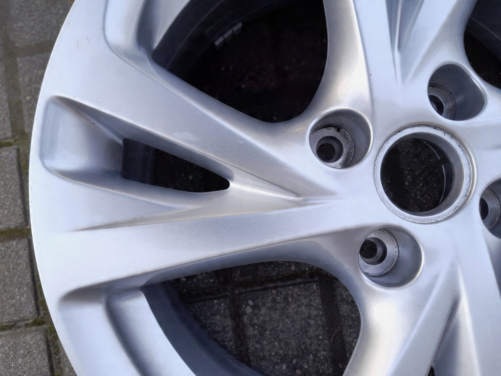 1x Alufelge 17 Zoll 7.0" 4x108 38ET Glanz Silber 39182182 Opel Rim Wheel