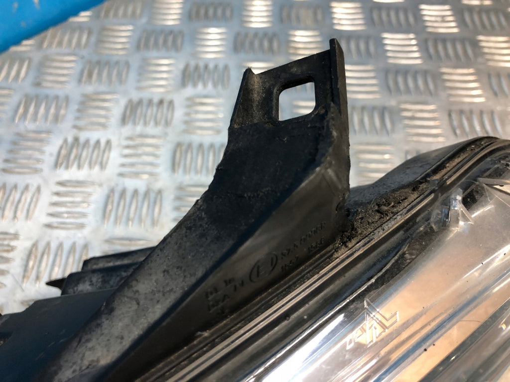 Frontscheinwerfer Mercedes-Benz W169 A1698201261 Xenon Rechts Headlight SCH8432227965zt