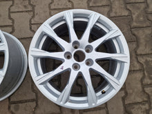 Laden Sie das Bild in den Galerie-Viewer, 1x Alufelge 17 Zoll 7.5&quot; 5x112 38ET Glanz Silber 8W0601025C Audi B9 Rim Wheel