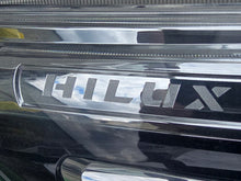 Load image into Gallery viewer, Frontscheinwerfer Toyota Hilux VII Rechts Scheinwerfer Headlight SCH4684491153ot
