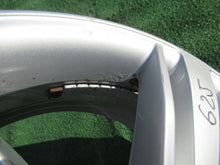 Laden Sie das Bild in den Galerie-Viewer, 1x Alufelge 17 Zoll 6.5" 5x112 33ET Glanz Silber 8U0601025 Audi Q3 Rim Wheel FEL7868848412pq