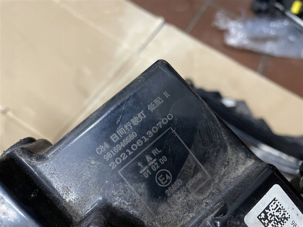 Frontscheinwerfer Citroën C5 Aircross 9816946580 LED Rechts oder Links