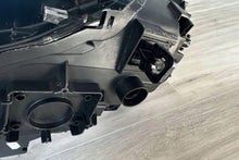 Laden Sie das Bild in den Galerie-Viewer, Frontscheinwerfer Audi A3 Limousine A046439 Ein Stück (Rechts oder Links) SCH3365472032io