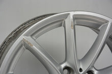 Laden Sie das Bild in den Galerie-Viewer, 1x Alufelge 17 Zoll 7.5" 5x112 Silber 6856061 BMW 1 Rim Wheel FEL4660631730wi