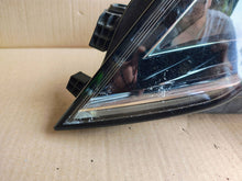 Laden Sie das Bild in den Galerie-Viewer, Frontscheinwerfer Skoda Octavia I 5E1941015D LED Links Scheinwerfer Headlight SCH9083560911tw