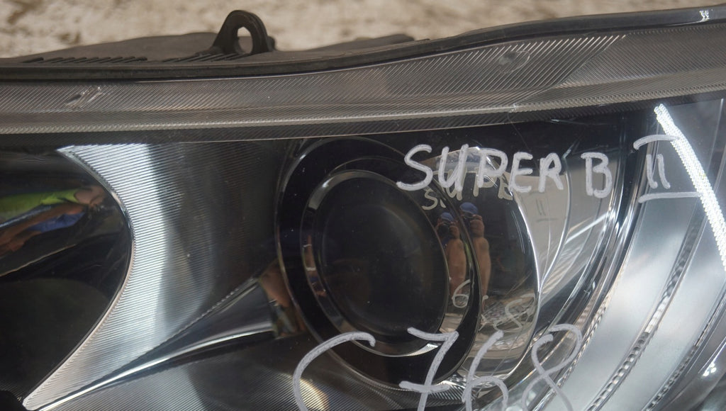 Frontscheinwerfer Skoda Superb II 3T2941015F Links Scheinwerfer Headlight