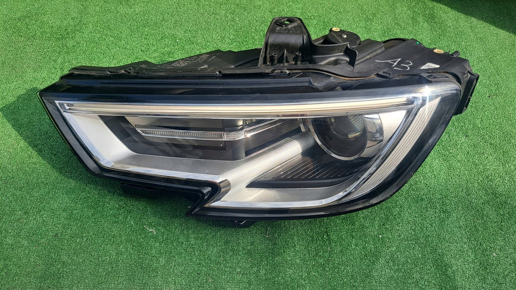 Frontscheinwerfer Audi A3 8V0941005E Xenon Ein Stück (Rechts oder Links) SCH9546693237rm