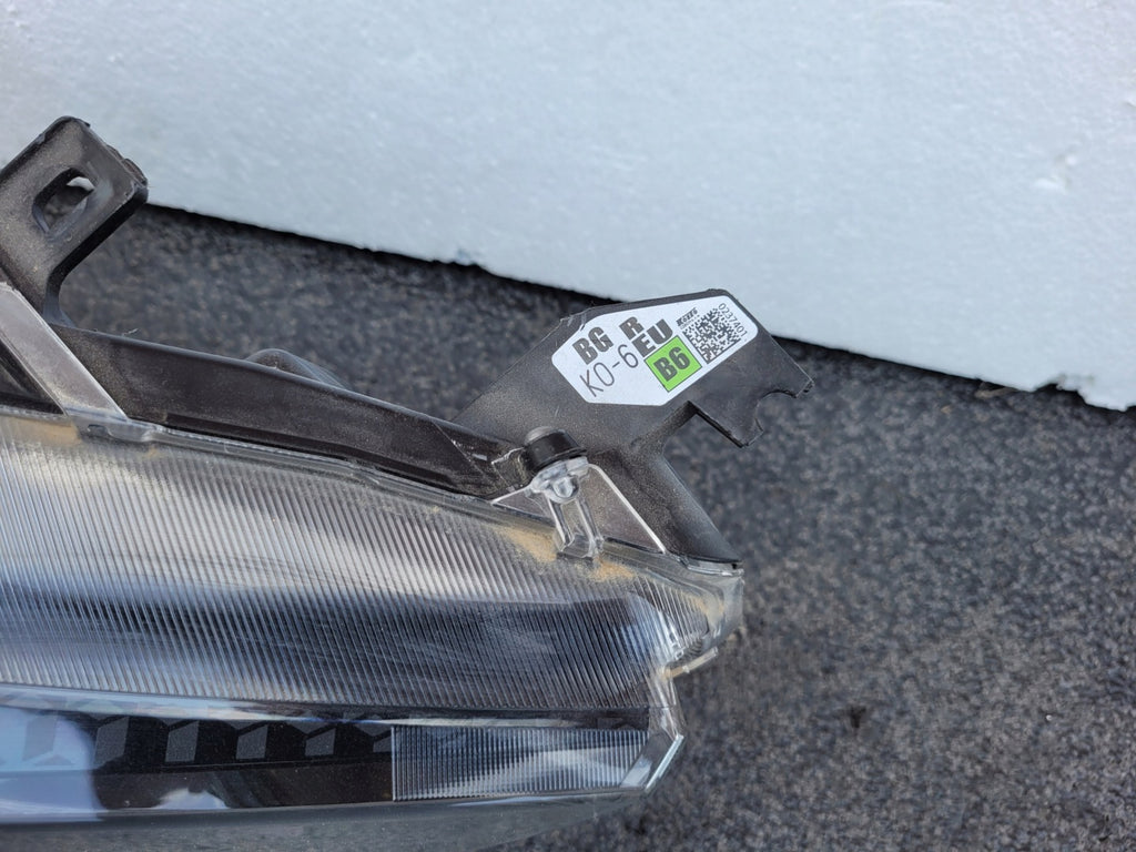 Frontscheinwerfer Toyota Yaris Model LED Rechts Scheinwerfer Headlight SCH2808531480bu