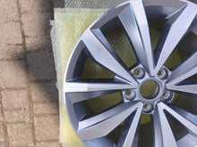 Load image into Gallery viewer, 1x Alufelge 17 Zoll 2GA601025P VW T-Roc Rim Wheel FEL2409131382mn
