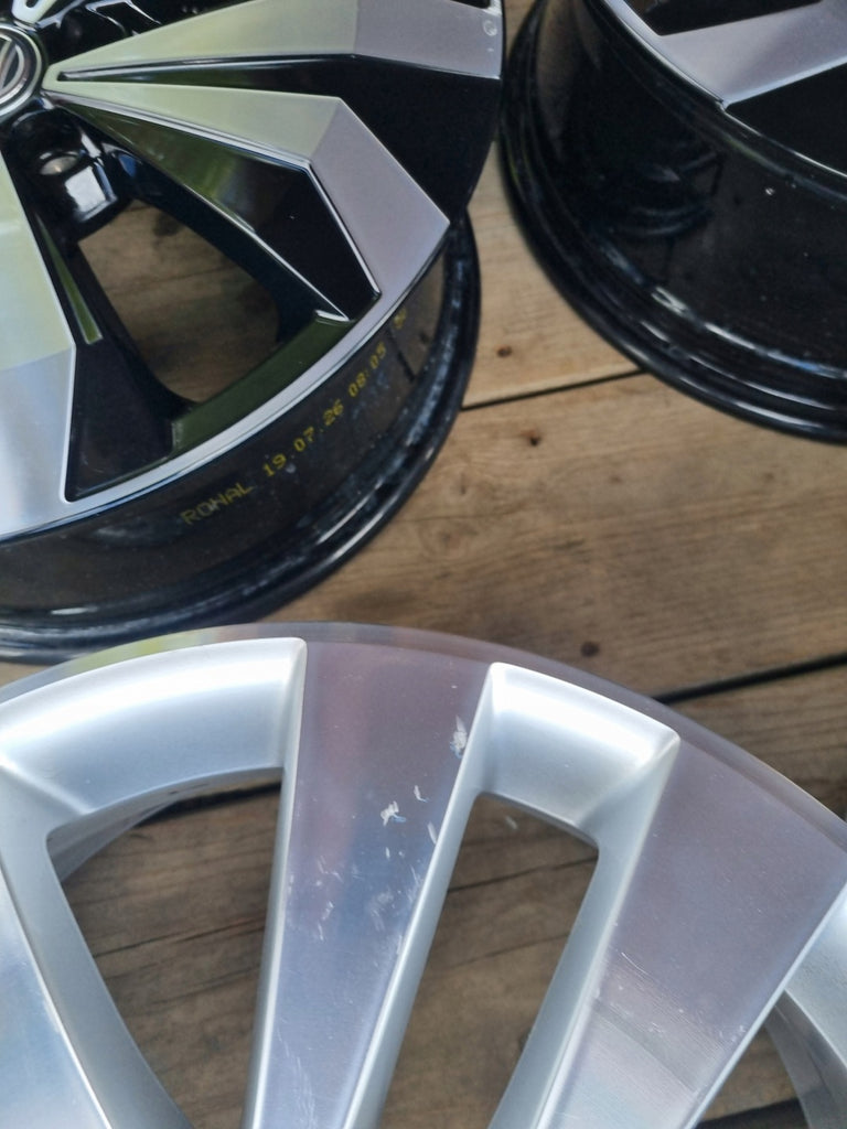 4x Alufelge 17 Zoll 7.0" 5x112 54ET Glanz Silber 5K0601025R VW Golf Vi Rim Wheel FEL3933125735rb
