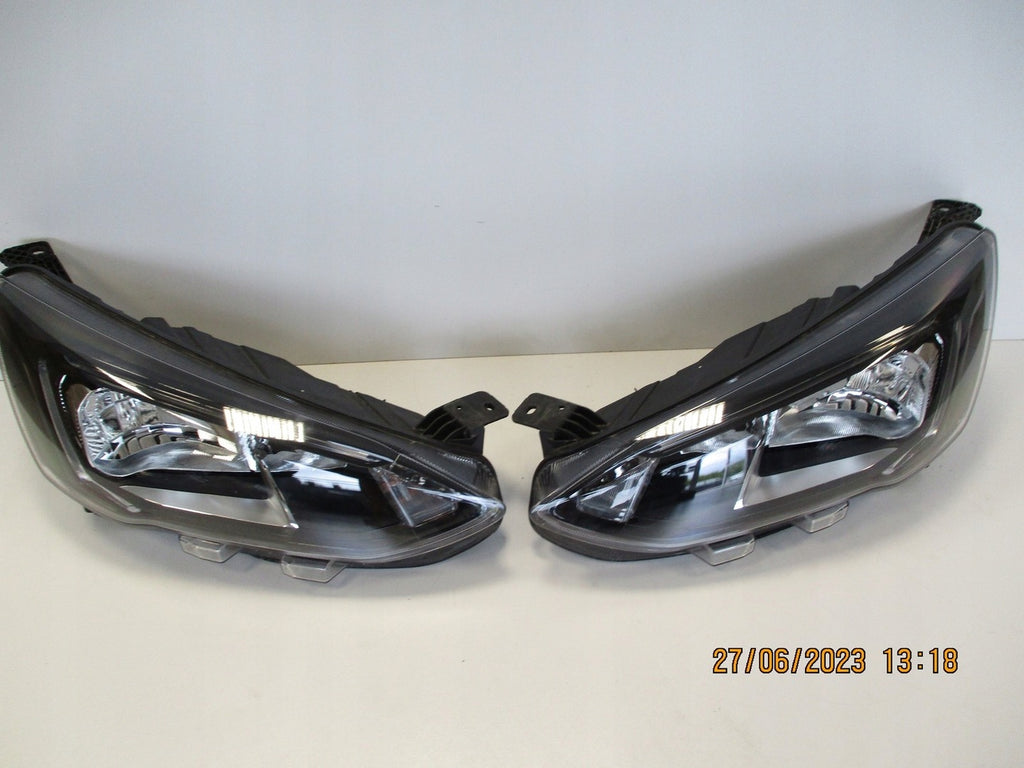 Frontscheinwerfer Ford Focus MX7B13E015CC LED Ein Stück (Rechts oder Links)