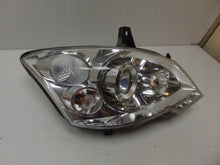 Laden Sie das Bild in den Galerie-Viewer, Frontscheinwerfer Mercedes-Benz Vito A6398202961 Xenon Rechts Headlight