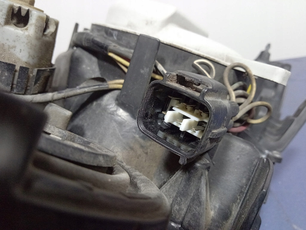 Frontscheinwerfer Subaru Legacy IV Xenon Links Scheinwerfer Headlight