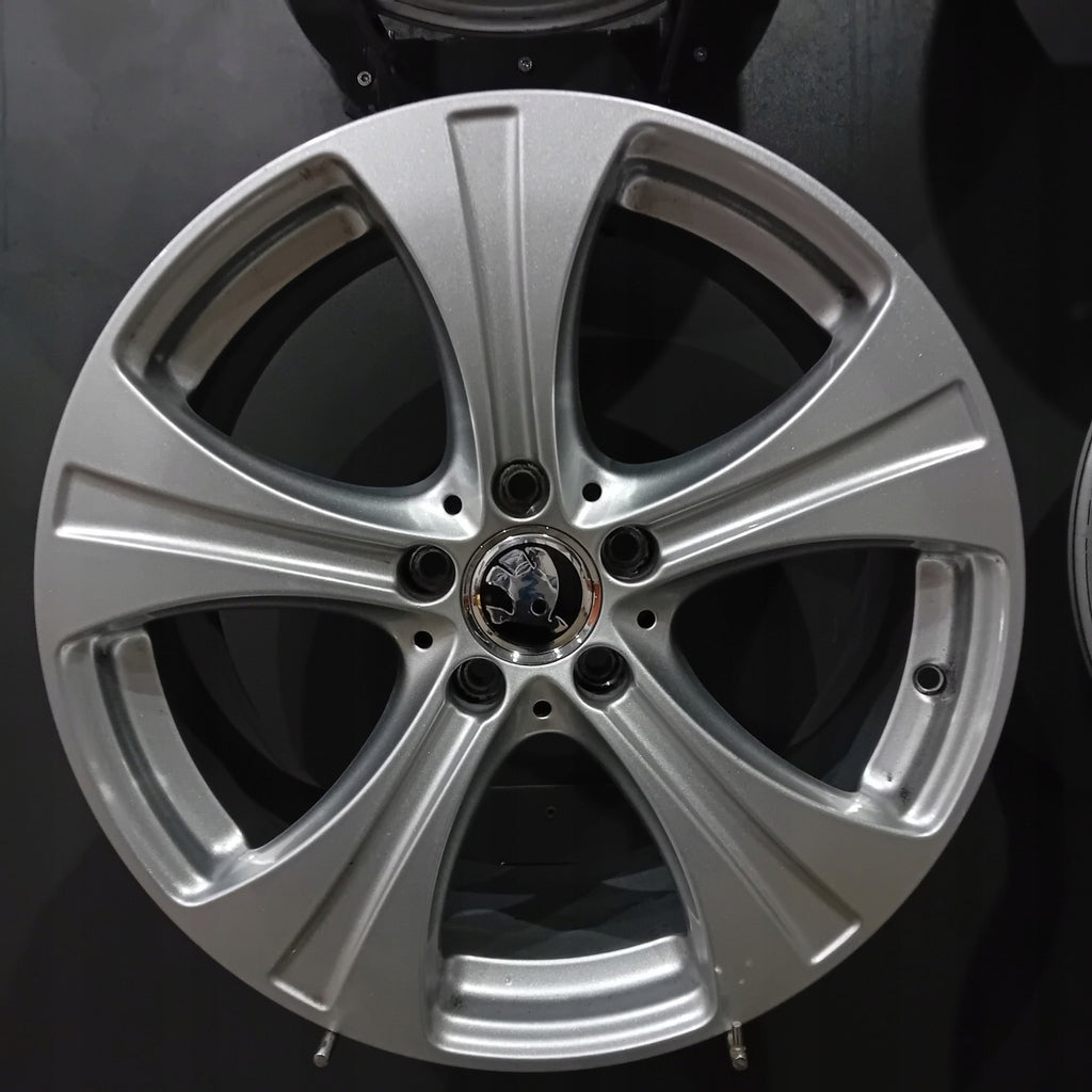 4x Alufelge 18 Zoll 8.0" 5x112 38ET Glanz Silber Mercedes-Benz Superb Iii FEL2768506020wm