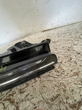 Laden Sie das Bild in den Galerie-Viewer, Frontscheinwerfer 3711080 Rechts Scheinwerfer Headlight SCH1520665503fd