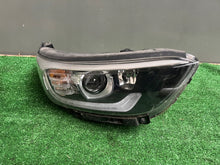 Laden Sie das Bild in den Galerie-Viewer, Frontscheinwerfer Kia Rio IV Stonic 92102-H8 85122000 LED Rechts Headlight SCH2131385234db