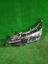 Load image into Gallery viewer, Frontscheinwerfer Toyota Corolla 8115002L50 Links Scheinwerfer Headlight SCH2788813665uk