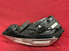 Laden Sie das Bild in den Galerie-Viewer, Frontscheinwerfer Audi Q3 8U0941005C Xenon Links Scheinwerfer Headlight