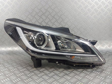 Laden Sie das Bild in den Galerie-Viewer, Frontscheinwerfer Hyundai Sonata VII 92102-E5000 LED Rechts Headlight