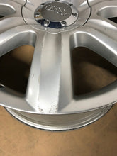 Load image into Gallery viewer, 1x Alufelge 19 Zoll 8.5&quot; 5x130 62ET Glanz Silber 4L0601025C Audi Q7 Rim Wheel