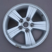 Laden Sie das Bild in den Galerie-Viewer, 1x Alufelge 16 Zoll 6.5&quot; 4x114.3 529101F350 Hyundai Rim Wheel