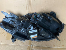 Laden Sie das Bild in den Galerie-Viewer, Frontscheinwerfer Renault Koleos 260602178R Xenon Links Scheinwerfer Headlight