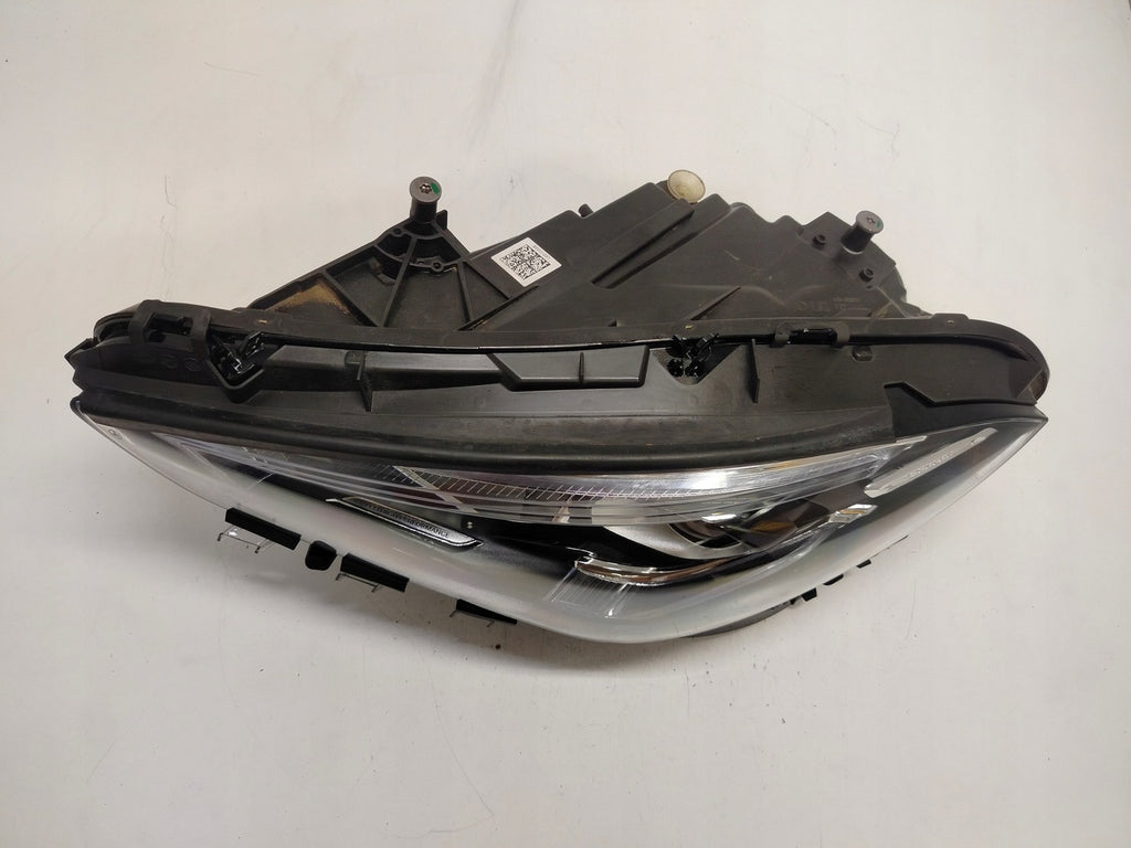 Frontscheinwerfer Mercedes-Benz Cla Full LED Ein Stück (Rechts oder Links) SCH8679397107hm