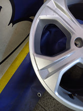 Laden Sie das Bild in den Galerie-Viewer, 1x Alufelge 17 Zoll 7.0" 5x108 50ET LJ6C1007B2A Ford Focus III Kuga Rim Wheel FEL7863931785ok