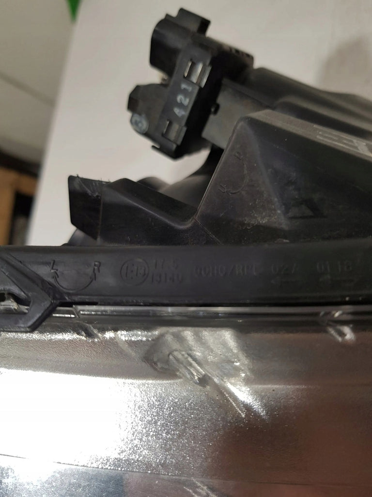 Frontscheinwerfer Toyota Yaris Rechts Scheinwerfer Headlight