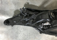 Laden Sie das Bild in den Galerie-Viewer, Frontscheinwerfer Toyota 8114542572 Rechts Scheinwerfer Headlight