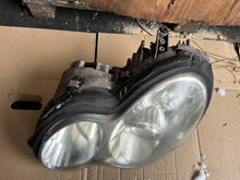 Laden Sie das Bild in den Galerie-Viewer, Frontscheinwerfer Mercedes-Benz W203 189WE4F169WE1D 1307329088 Xenon Links SCH1181097465fa