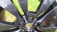 Load image into Gallery viewer, 1x Alufelge 17 Zoll 7.0" 5x112 45ET Glanz Schwarz 5L0601025S Skoda Yeti FEL1146158921zs