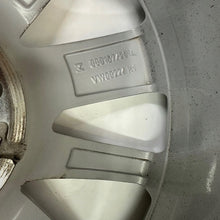 Load image into Gallery viewer, 1x Alufelge 17 Zoll 7.0" 5x112 42ET Glanz Silber 5H0601025 Vw Rim Wheel FEL3237117860bj