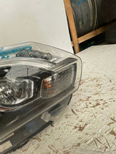 Load image into Gallery viewer, Frontscheinwerfer Toyota Proace 9808581180 Rechts Scheinwerfer Headlight SCH8712873323tb