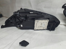 Laden Sie das Bild in den Galerie-Viewer, Frontscheinwerfer Ford Focus JX7B-13E016-CJ Full LED Rechts oder Links