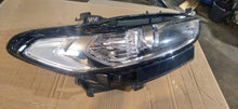 Laden Sie das Bild in den Galerie-Viewer, Frontscheinwerfer Ford Mondeo ES73-13W030EA Ein Stück (Rechts oder Links) SCH3486324318lh
