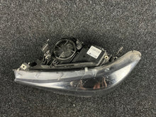Laden Sie das Bild in den Galerie-Viewer, Frontscheinwerfer BMW F32 7399110 7377841 Ein Stück (Rechts oder Links)